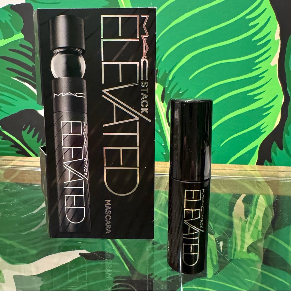 NWT MAC Stack Elevated Mascara Black Mini 3ml - Picture 2 of 9